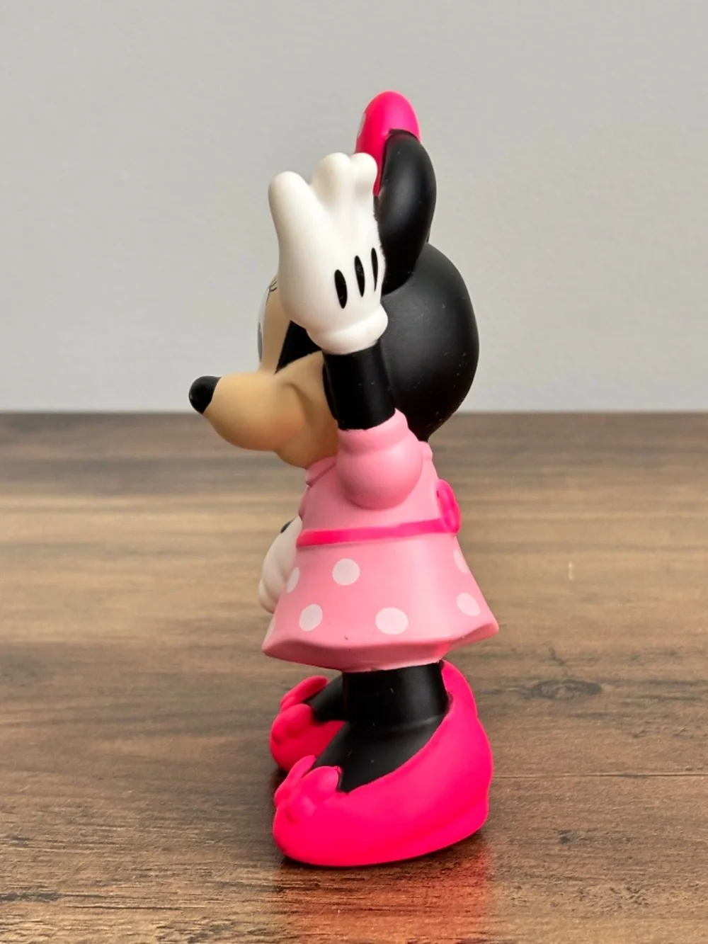 Disney Jr Minnie Mouse Waving Bath Toy Water Squirter Figure Cake Topper Pink